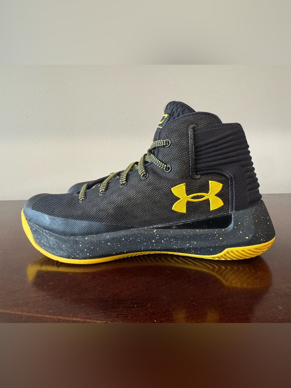 Under Armour Steph Curry 3Zer0 Basketball High Top Shoes GS 7Y